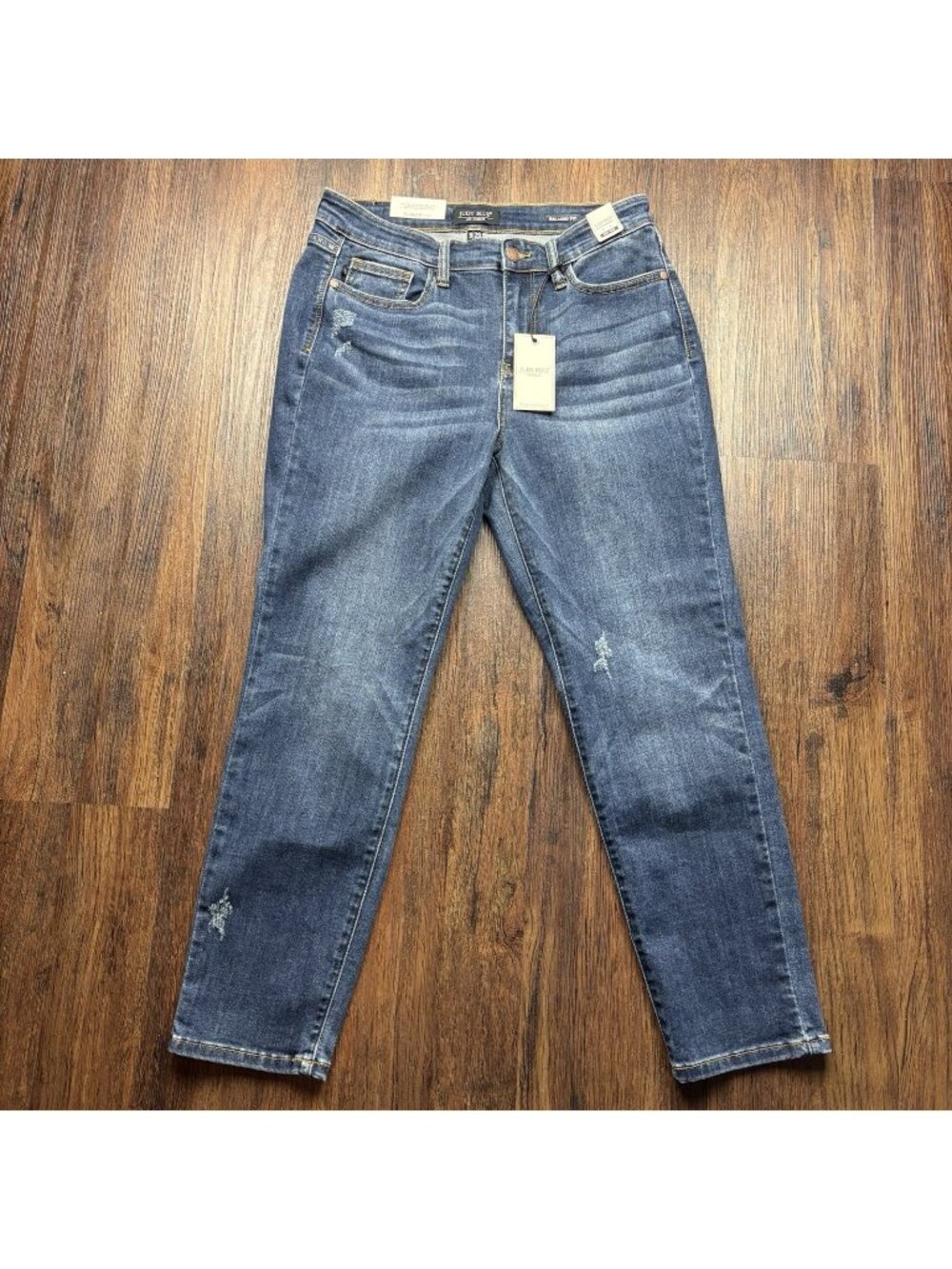 NWT Judy Blue Relaxed Fit Jeans Distressed Medium Wash JB82251DK Size 9/29